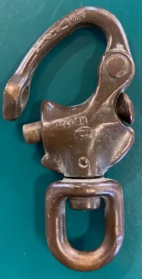 Md172 Brooks & Adams And 2 3/4 Bronze Swivel Snap Shackle Small