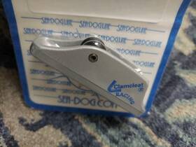 Clamcleat 035514002301 Sea Dog Cl236 Roller Fairlead Racing Junior For 1/8 Inch To 1/4 Line
