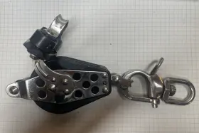 Fg5040 Fico Australia Swivel Sailing Block With Cam Cleat And Shackle - 42mm Sheave Fg5040 Fico Australia Swivel Sailing Block With Cam Cleat And Shackle - 42mm Sheave