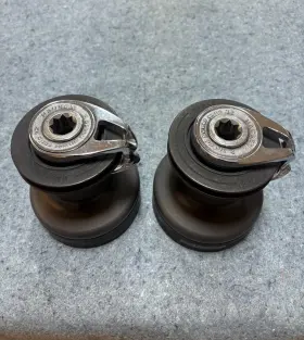 B32.2sta Harken 32.2st Two Speed Self-tailing Winch Pair