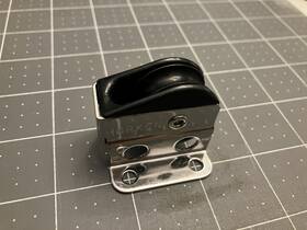 Harken H096 29 Mm Upright Lead Bullet Block Used