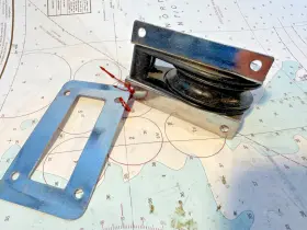 Har-047 Harken 2.25 Inch Thru Deck Block With Extra Mounting Plate #har 047