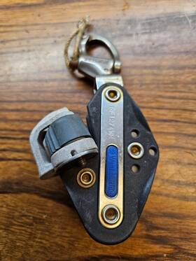 Ronstan Rf1274 Fiddle Block With Universal Snap Shackle And Cam Cleat