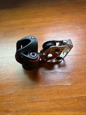 Ronstan Rf20175 Series 20 Ball Bearing Pivoting Lead Block With Small C-cleat And Fairlead