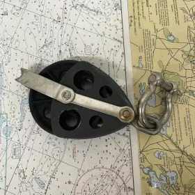 Rf819 Ronstan Aluminum Pulley With Shackle And Beckett