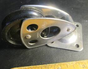 Rwo R182 Single Block W. Base Plate Stainless Sheaves And Baseplate Unused