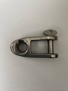 Schaefer 252114 1/2 Inch Stainless Steel Cast Headboard Shackle
