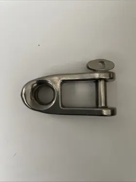 252114 Schaefer 1/2 Inch Stainless Steel Cast Headboard Shackle 252114 Schaefer 1/2 Inch Stainless Steel Cast Headboard Shackle