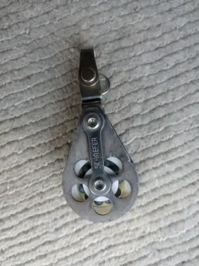 300-05 Schaefer Used Marine Block Single Aluminum Ball Bearing With Swivel Shackle