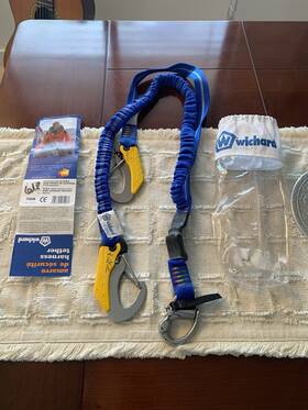 Wichard Ce0082 O.r.c Elastic Harness Tether 2 Hooks Ce0082. With Overload Indicator